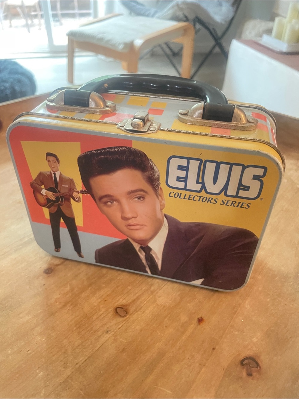 Elvis Collectors Series Kids Metal lunchbox  in Yellow and Black
